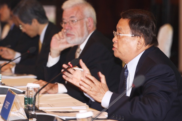 Expert reviewer, Hank Lim Giok Hay 